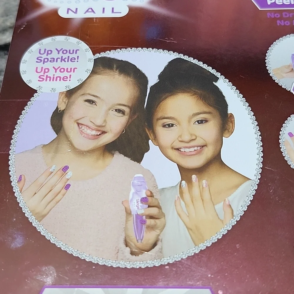 BLINGER NAIL WAND 40-NAIL ROLL-ON DESIGNS PRESS-ON NAILS BUNDLE